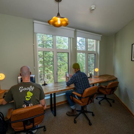 Hi Banff Alpine Centre - Hostel Экстерьер фото
